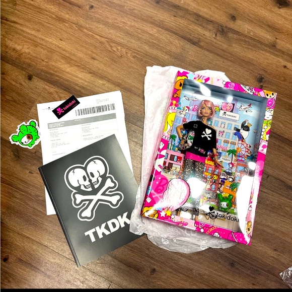 Tokidoki Barbie 2011 Tattoos MINT in Box Full set - Picture 1 of 9